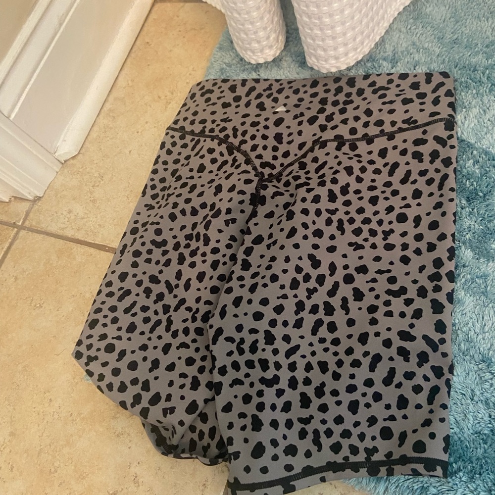 Balance athletica snow leopard rider shorts